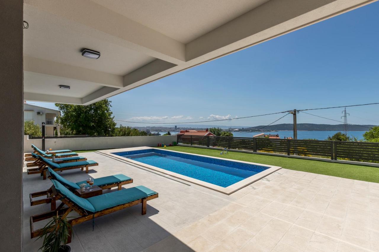 Luxury Villa La Nonna Ana - Heated Pool, Sea View, Near Split Kaštela Exterior foto