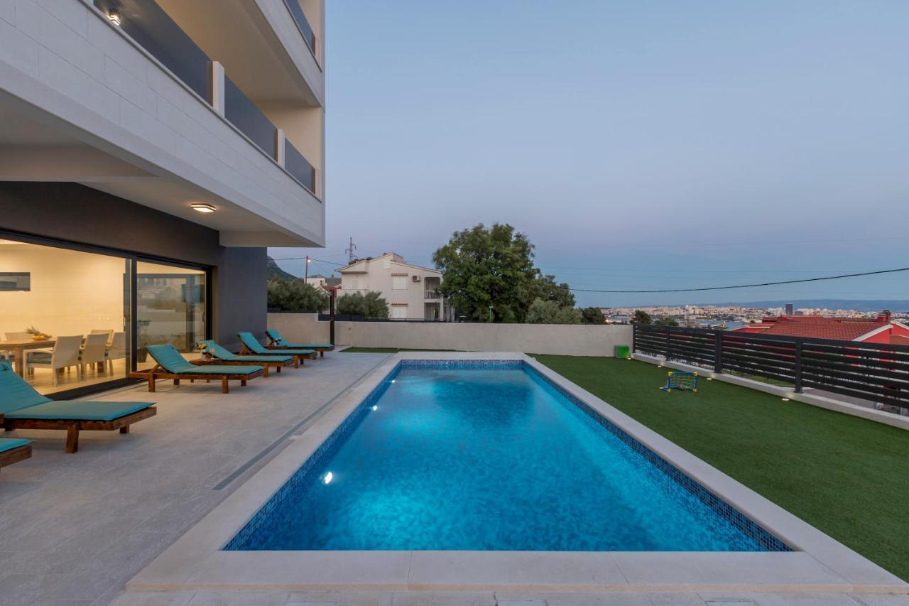 Luxury Villa La Nonna Ana - Heated Pool, Sea View, Near Split Kaštela Exterior foto