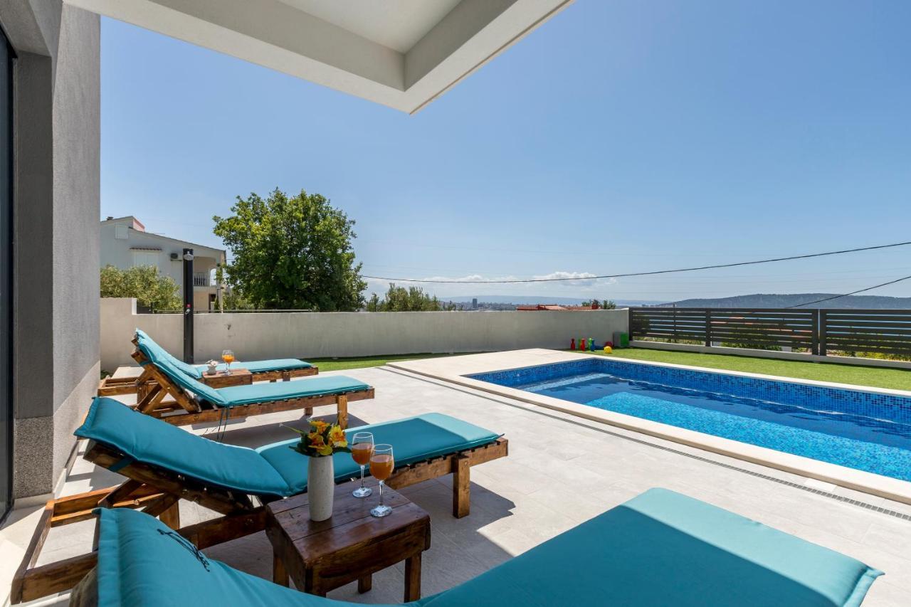 Luxury Villa La Nonna Ana - Heated Pool, Sea View, Near Split Kaštela Exterior foto