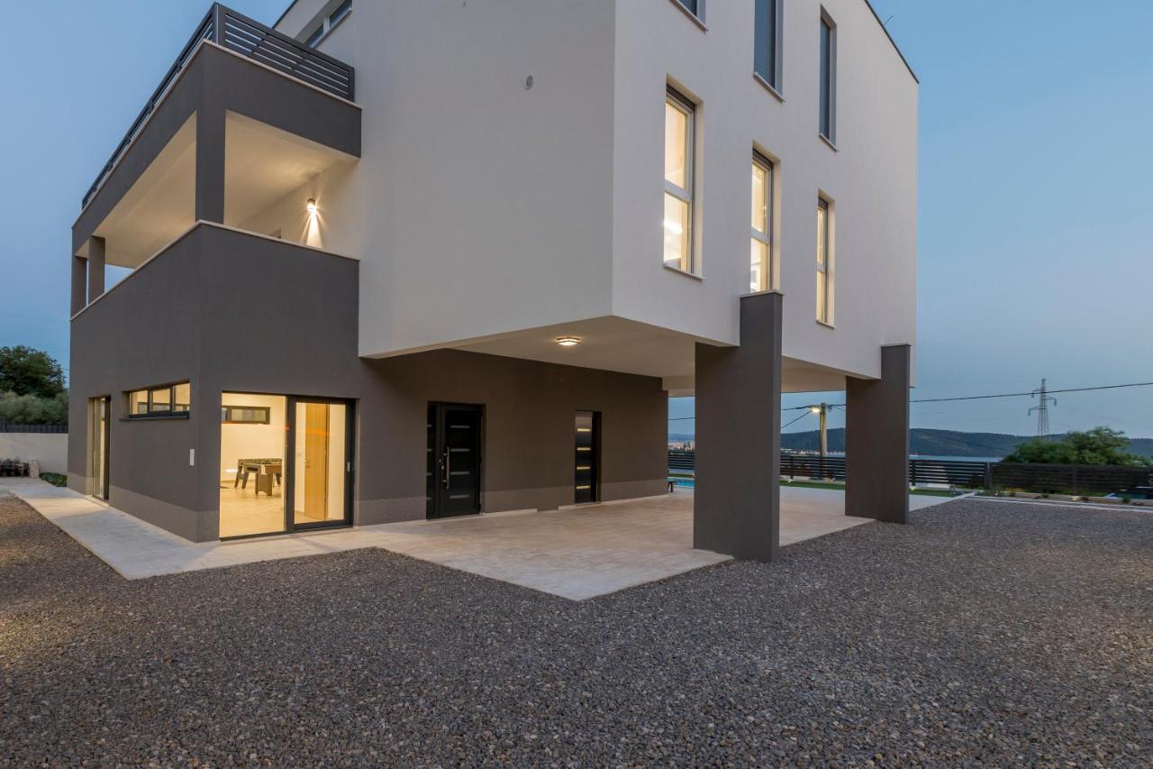 Luxury Villa La Nonna Ana - Heated Pool, Sea View, Near Split Kaštela Exterior foto